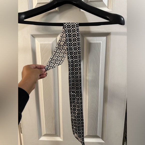 Coach Scarf - Picture 5 of 5